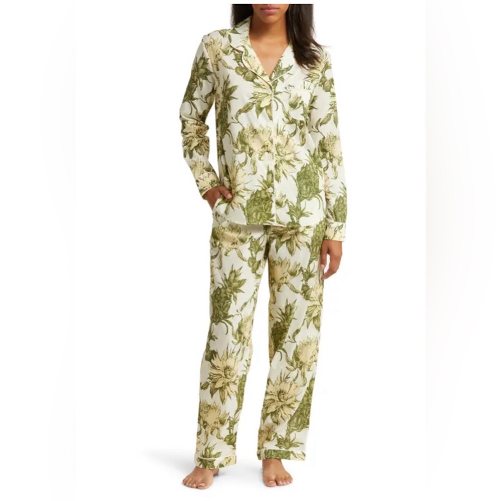 Desmond & Dempsey Long Sleeve Cotton Pajamas in Nightbloom Cream/Green in Large